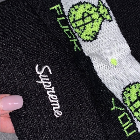 Supreme NWT Beanie - Picture 3 of 4